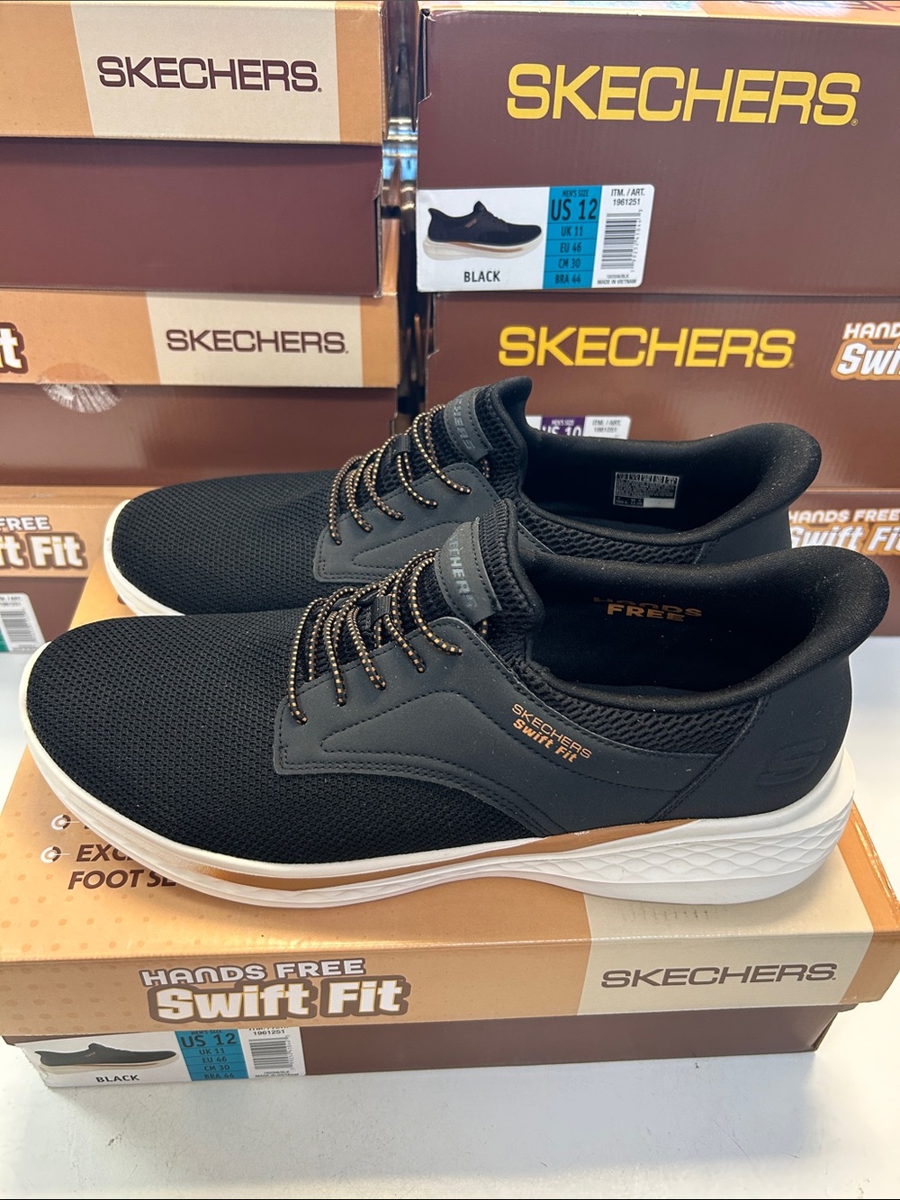 Skechers Men’s Size 12 Black and White Swift Fit Athletic Sneakers 0496